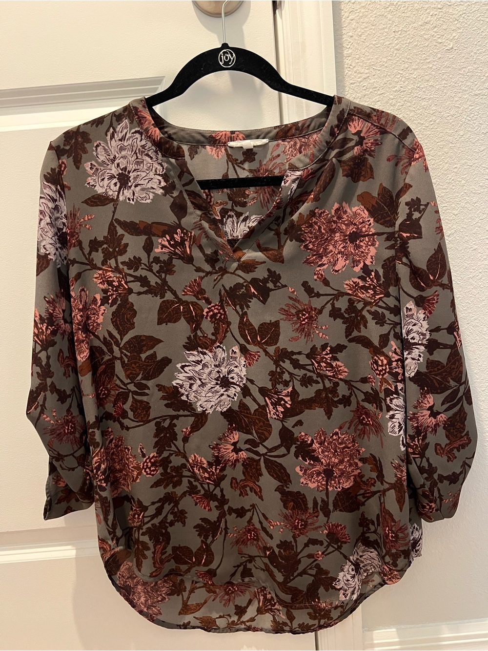 Maurices Floral Blouse Gray Pink Burgundy 3/4 Sleeve - Size Medium
